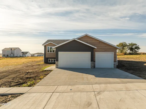 5517 Smette Bnd, Bismarck, ND 58504