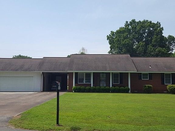 2nd image of 401 Reynolds Dr