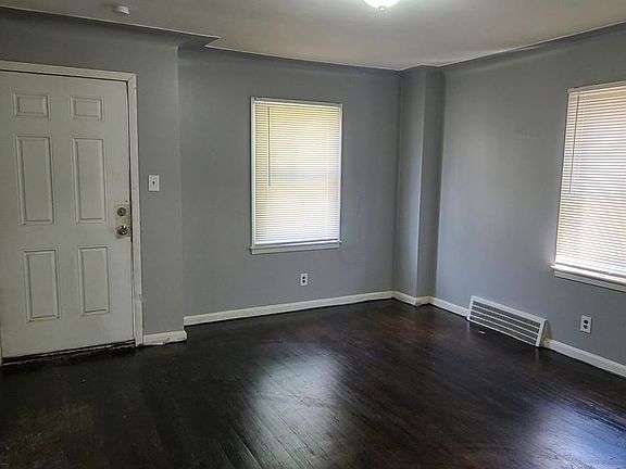 3rd image of 6387 Grandmont Ave
