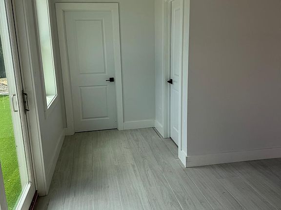 4th image of 8 Greenwood Dr