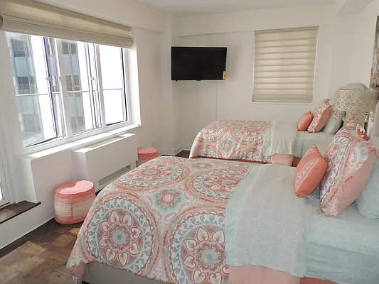 Rented by essential NEW YORK Real Estate | media 21