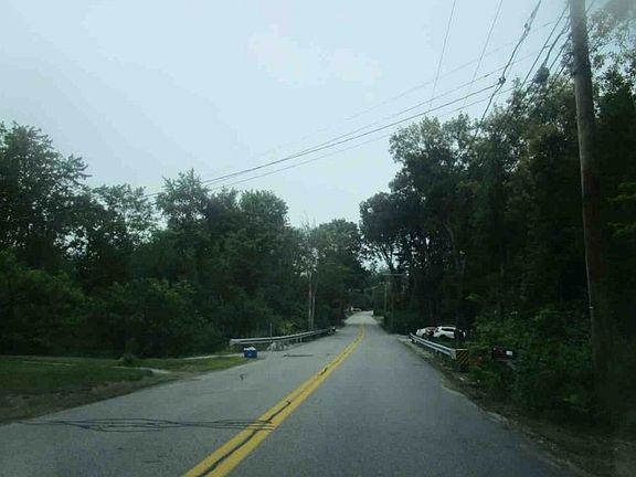 Exterior Neighborhood (street photo)