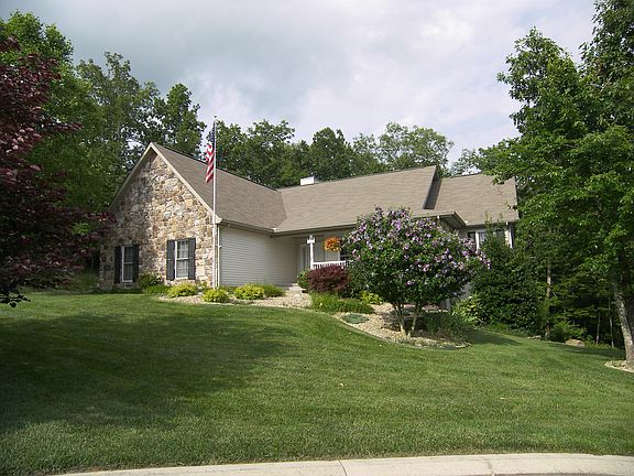 2nd image of 13 Dewsbury Ct