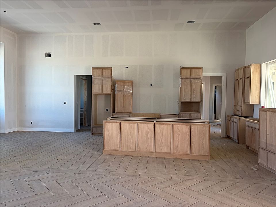 2nd image of 308 Mint Ridge Dr