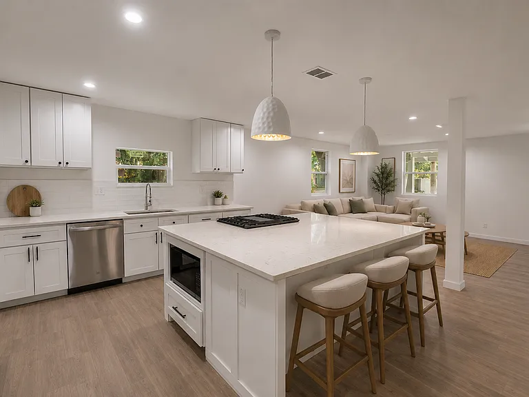 107 W Virginia Ave — Photo 5