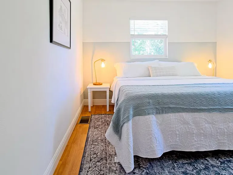 704 Summit Ct — Photo 5