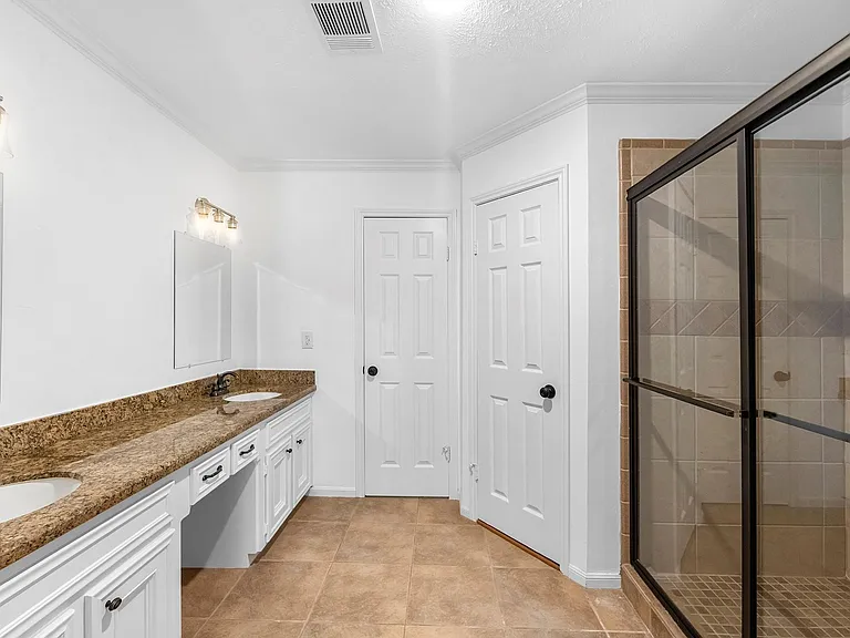 8011 Liberty Elm Ct — Photo 23