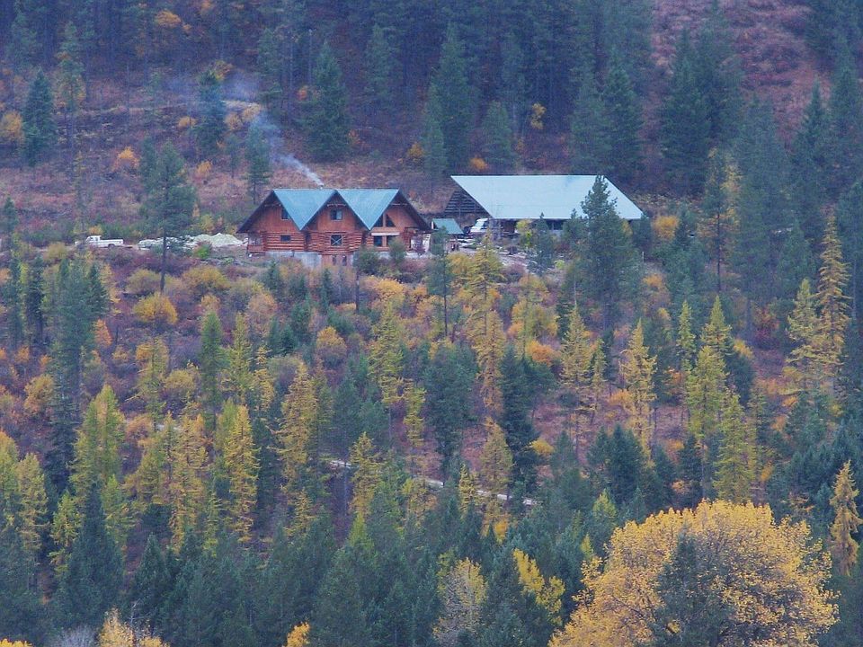 House/pole barn from north