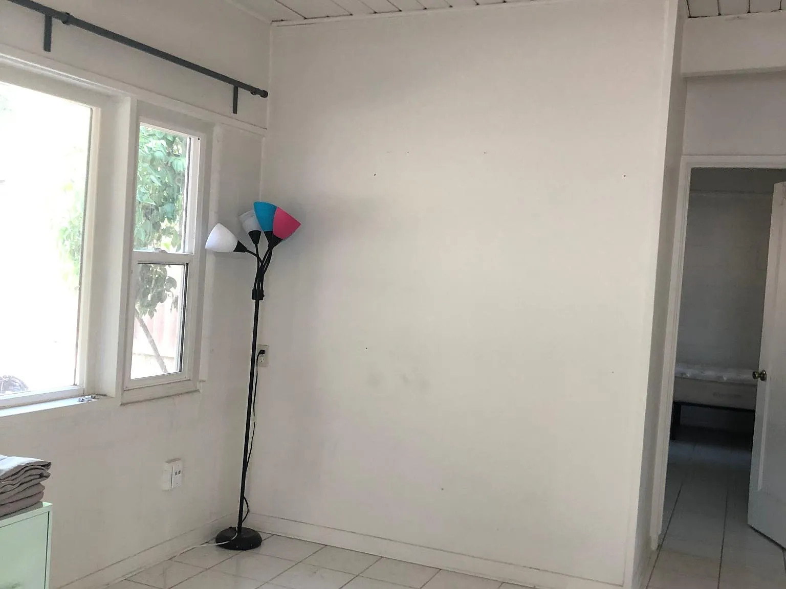 833 Eureka Ave — Photo 3