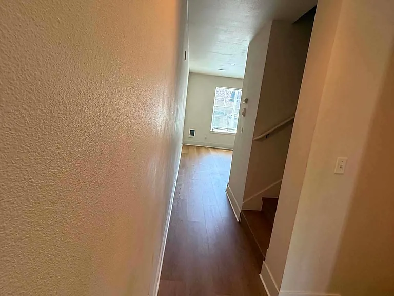 4224 Pasadena Pl NE — Photo 8