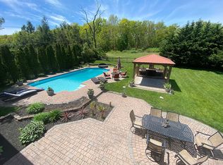 16 Butterfield Dr, Greenlawn, NY 11740