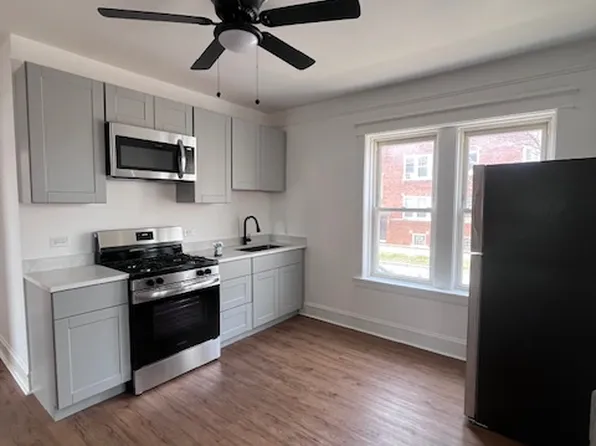 5456 W Schubert Ave #2R, Chicago, IL 60639