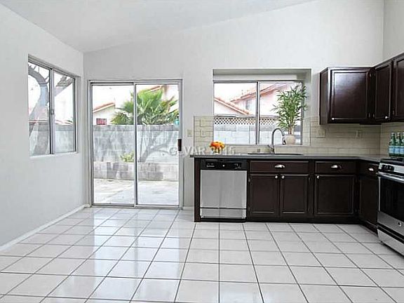 4th image of 2681 Alwoodley Cir