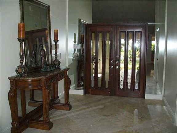 3rd image of 2037 Woodlake Circle