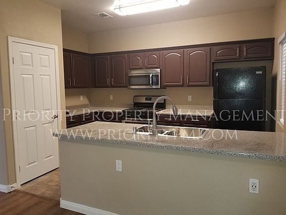 4th image of 9303 Gilcrease Ave Unit 1012