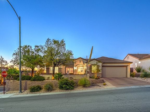 2nd image of 2888 Knoxville Ct