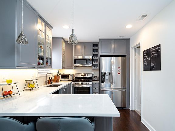 2nd image of 2030 N 75th Ave
