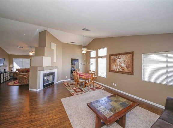 3rd image of 907 Calico Brook Dr