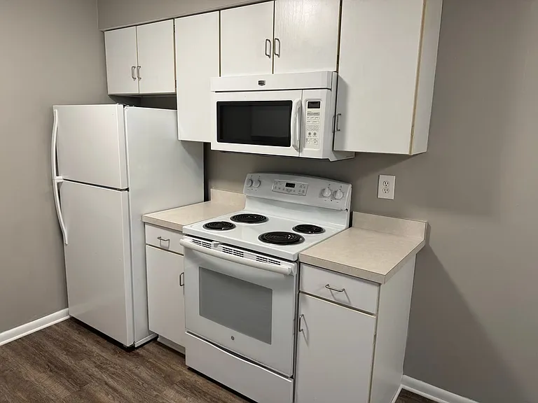 Goodhue Apartments — Photo 7