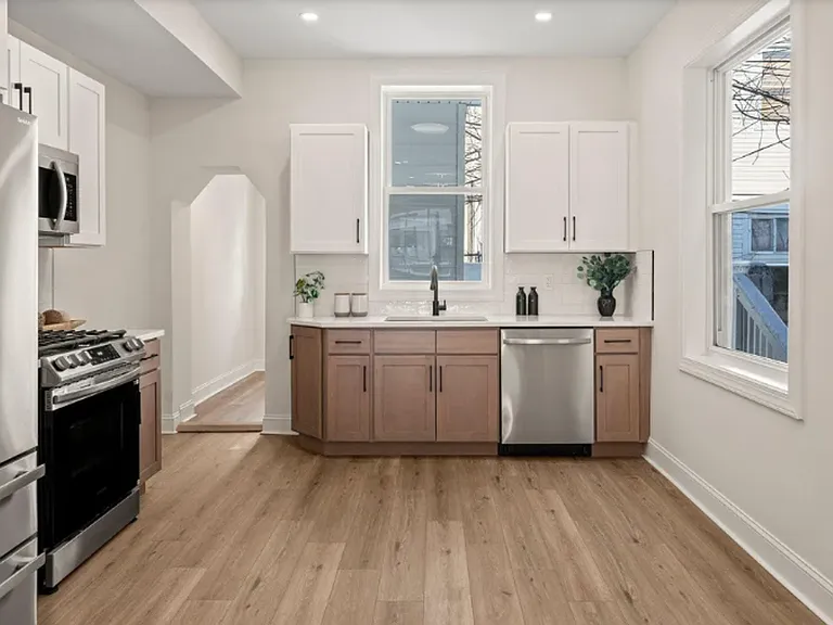 2921 W Oxford St — Photo 10