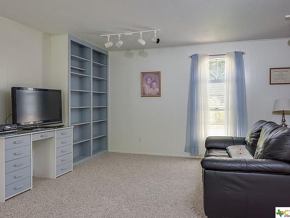 4th image of 1305 Fieldcrest
