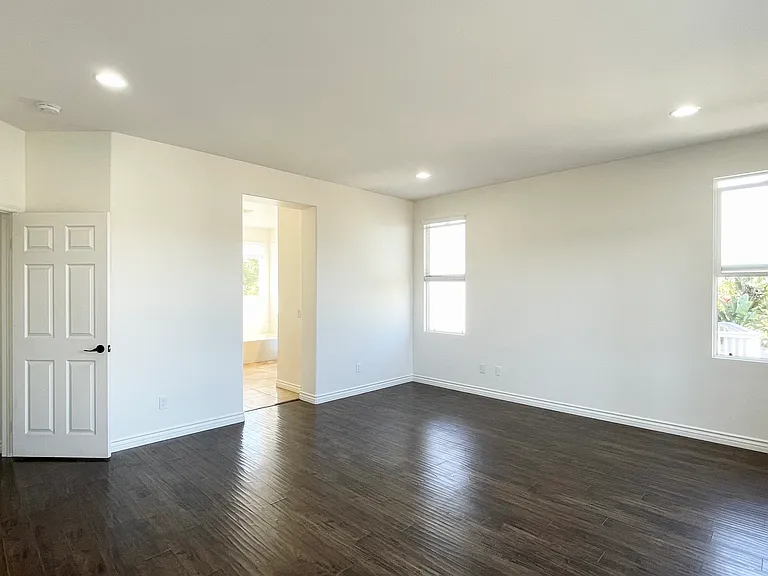5218 Mariner Dr — Photo 32