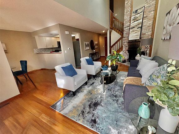 2nd image of 7641 S Cove Circle