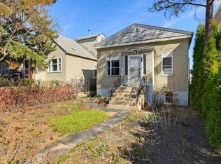 9816 93rd Ave NW, Edmonton, AB T6E2W1