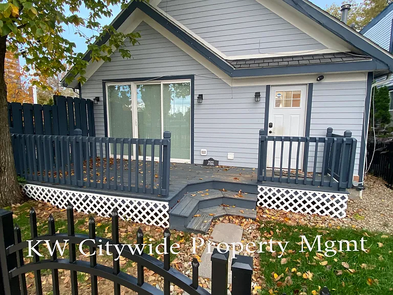 2522 Jay Ave — Photo 2