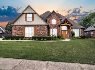 7813 E Commercial St, Broken Arrow, OK 74014