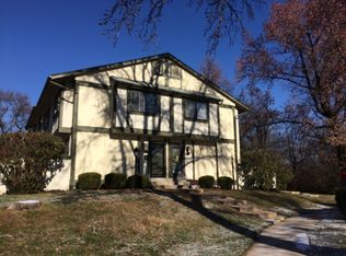11176 Whispering Oaks Dr, Saint Louis, MO 63136