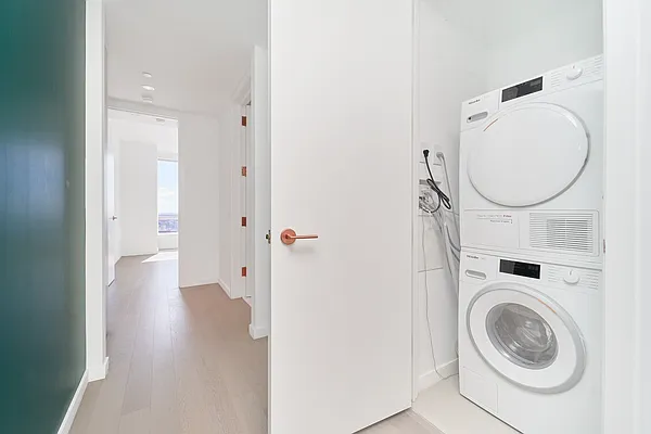 Rented by SERHANT. | media 25