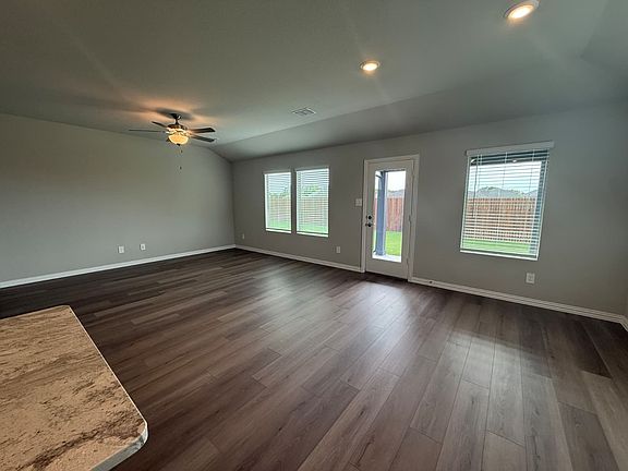 4th image of 3806 High Valley Dr
