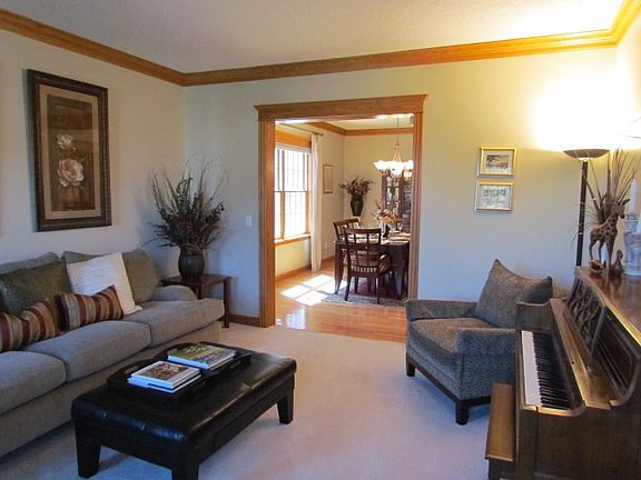 4th image of 2519 Meadowrose Blvd