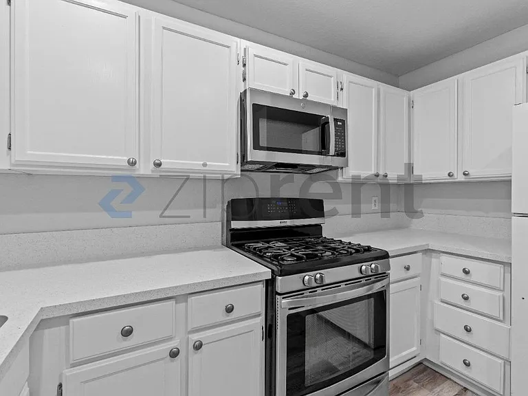 5056 S Rainbow Blvd #203 — Photo 9