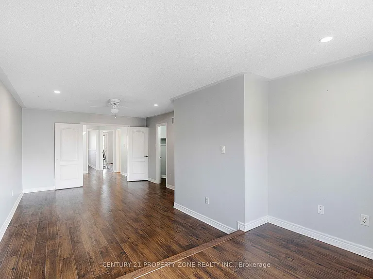 3893 Manatee Way #UPPER — Photo 17