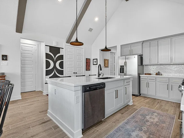31418 Golden Cliffs Ln — Photo 14