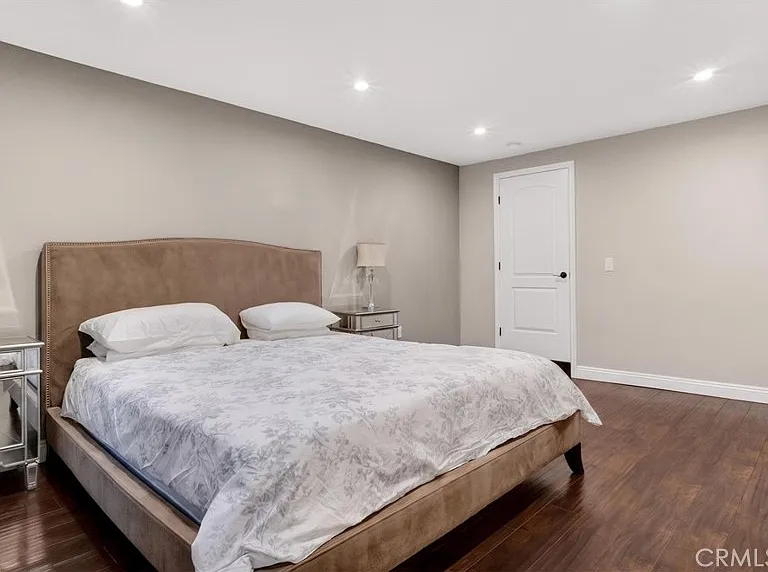 10855 Oro Vista Ave — Photo 17