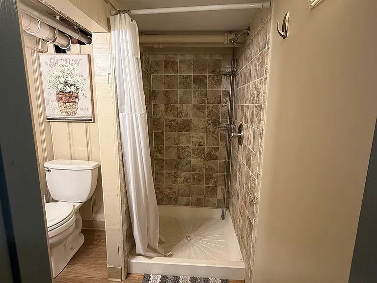635 S Linwood Ave — Photo 11