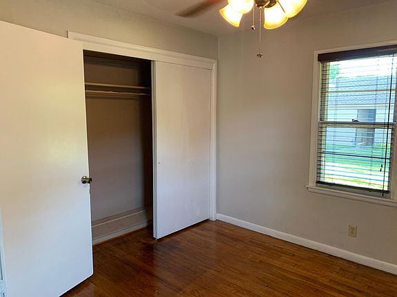 3rd image of 1361 Dorchester Dr