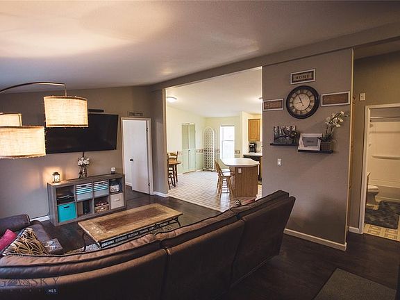5th image of 809 Golden West Dr
