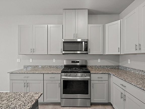 5th image of 4035 Beech Fern Ave