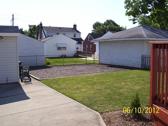 3rd image of 5049 W 5th St