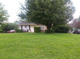 904 Garrettsburg Rd, Clarksville, TN 37042
