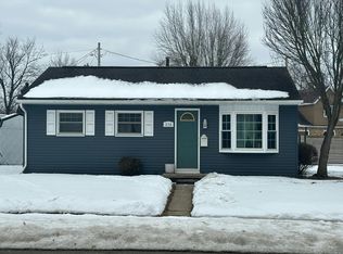 236 E Slingluff Ave, Dover, OH 44622