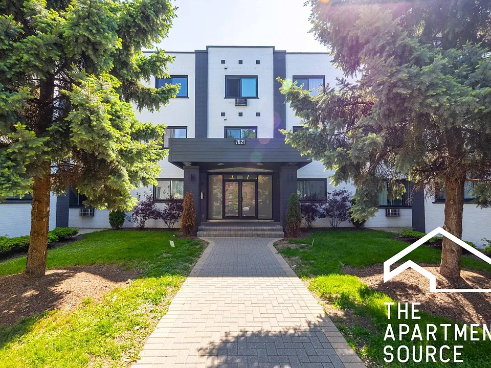 7621 N Sheridan Rd #1C