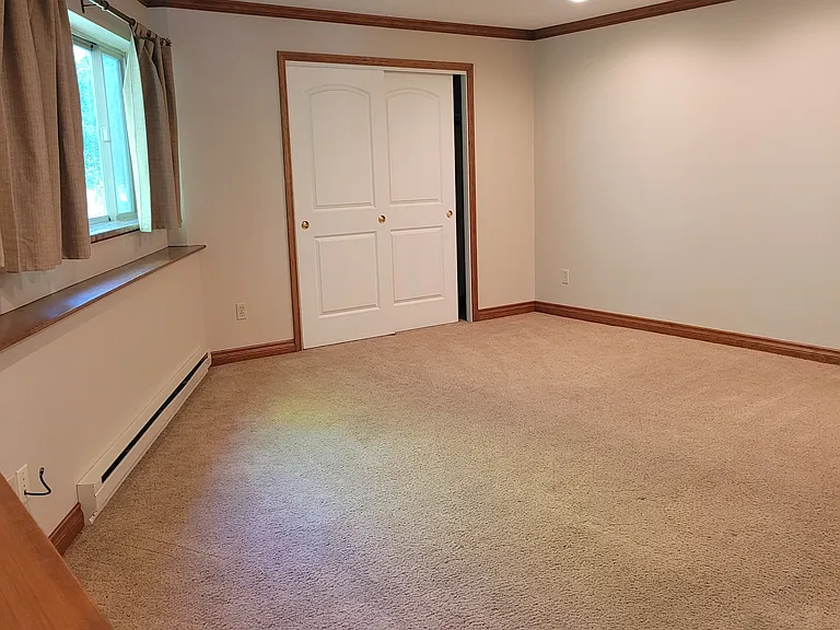 1030 S Black Ave — Photo 2