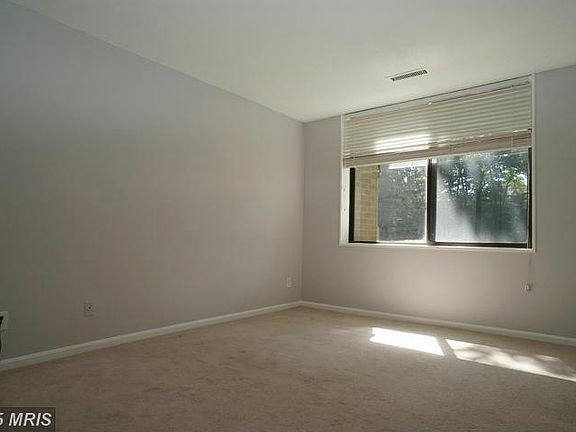 4th image of 3713 S George Mason Dr APT T4w