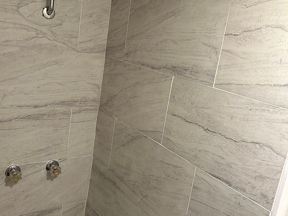 5th image of 636 S Quitman St #6