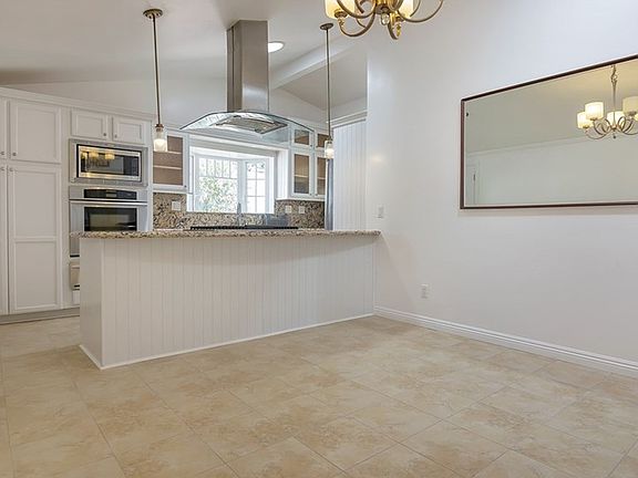 4th image of 20742 Clarendon St